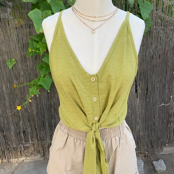 Green Top - Picture 4 of 6